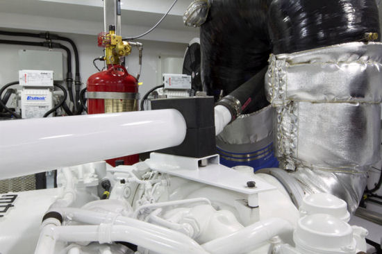 Ocean Alexander 85 Motoryacht engine noise