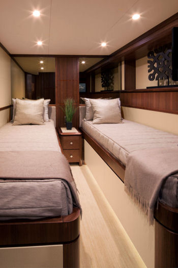 Ocean Alexander 85 Motoryacht stateroom