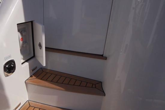 Outer Reef 700 shower