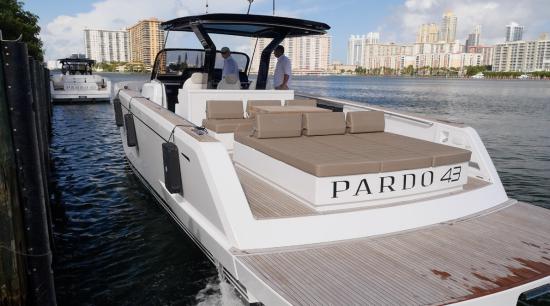 Pardo Yachts 43 joystick