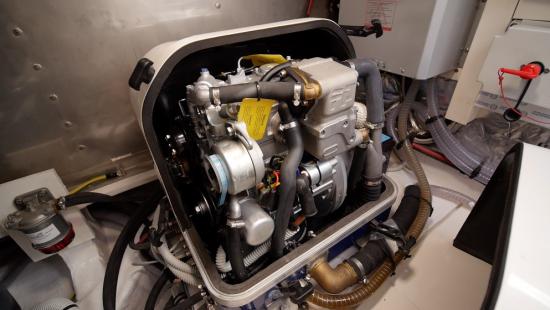 Pardo Yachts 43 genset