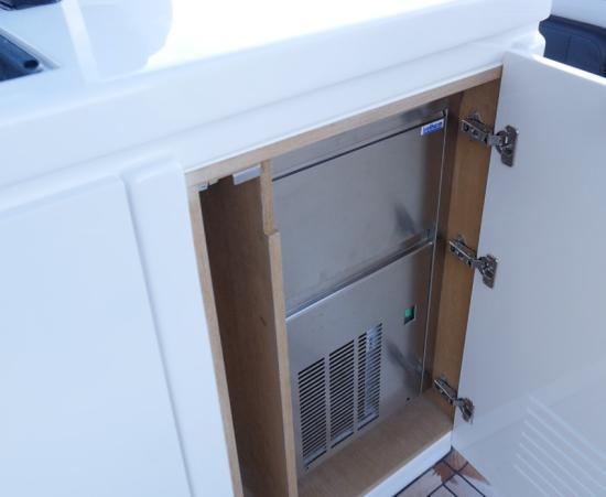 Pardo Yachts 43 ice maker