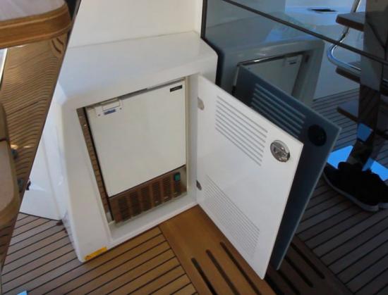 Prestige 590 refrigerator