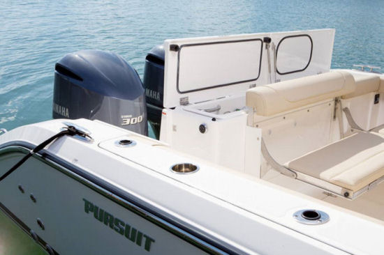 Pursuit OS 325 Offshore aft bench