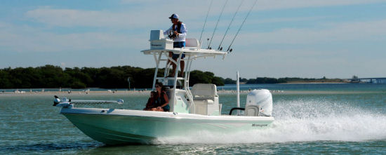 Ranger Boats 2310 Bay Ranger running shot