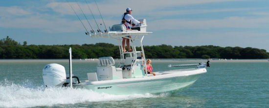 Ranger Boats 2310 Bay Ranger running shot