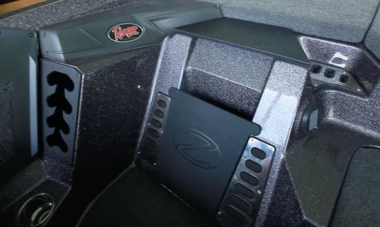 Ranger Z519L port cockpit