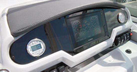 Regal 26 XO helm dash
