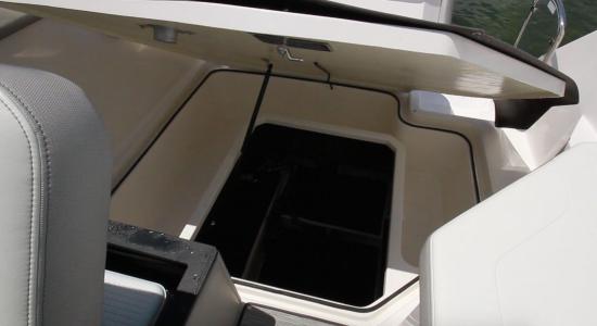 Regal 26 XO lazarette