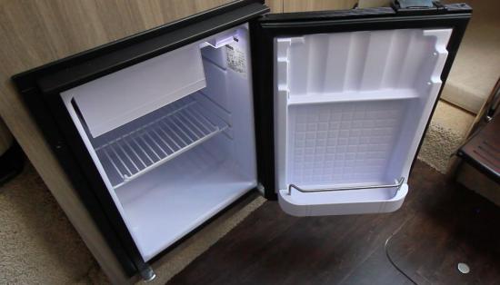Regal 26 XO refrigerator