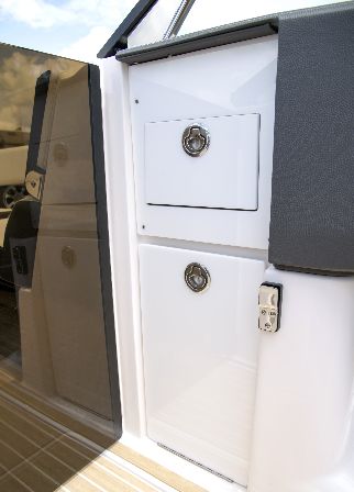 Regal 29 OBX hatches