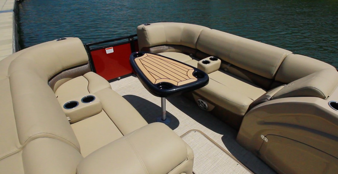 Regency 210 DL3 bow table