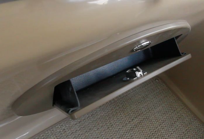 Regency 210 DL3 glove box