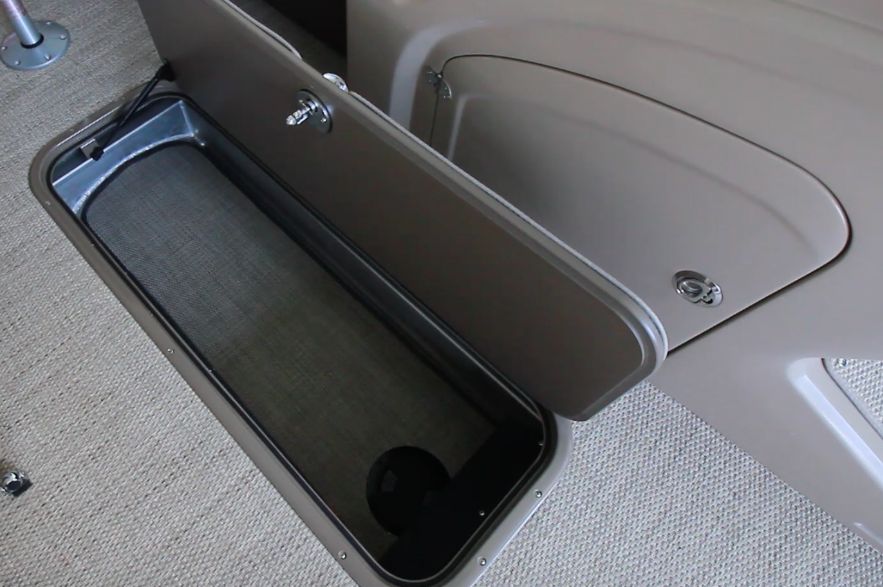 Regency 210 DL3 ski locker