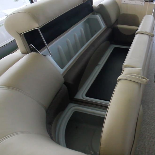 Regency 210 DL3 stow more