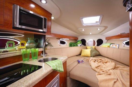 Rinker 270 EX dinette