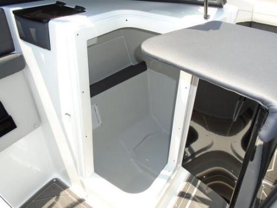 Rinker Q3 OB head compartment