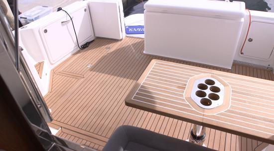 Riviera 395 SUV cockpit