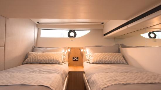 Riviera 395 SUV guest cabin