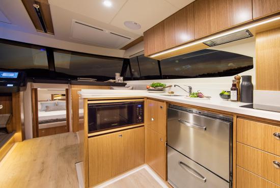 Riviera 395 SUV interior