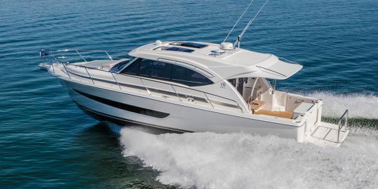 Riviera 395 SUV running