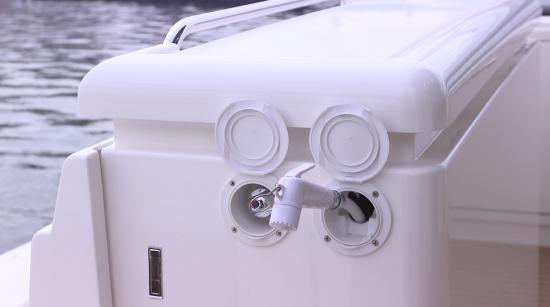 Riviera 395 SUV shower