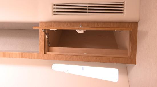 Riviera 395 SUV side windows