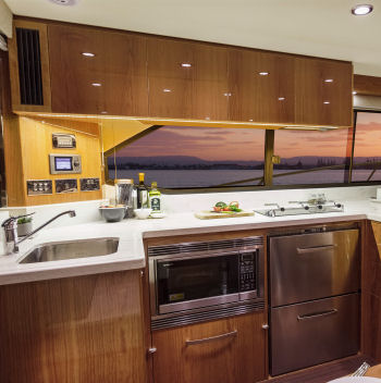 Riviera 445 SUV czone touchscreen