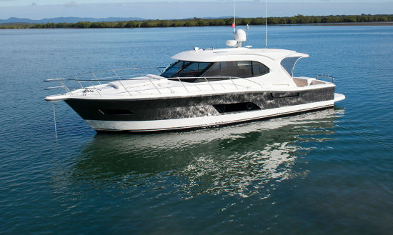 Riviera 445 SUV idle shot