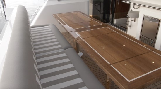 Riviera 68 Sports Motor Yacht lounge