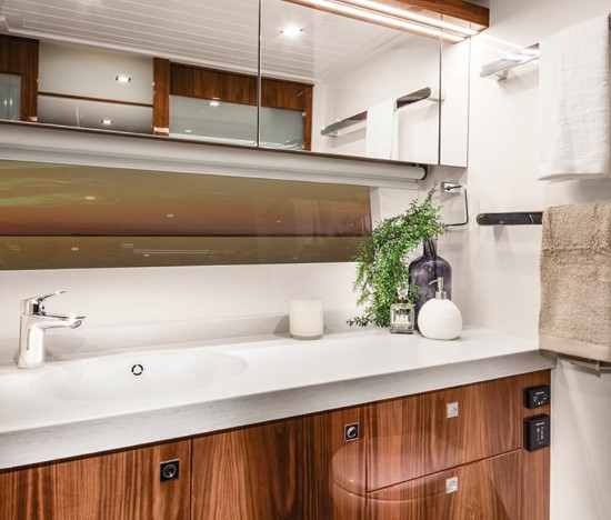 Riviera 68 Sports Motor Yacht