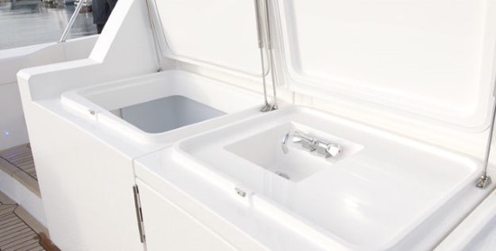 Riviera 68 Sports Motor Yacht fridge