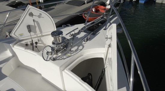 Riviera 68 Sports Motor Yacht windlass