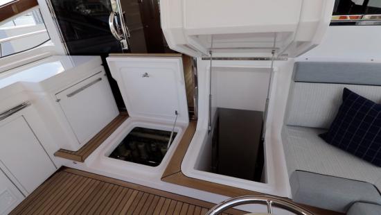 Riviera Belize 66 Sedan access