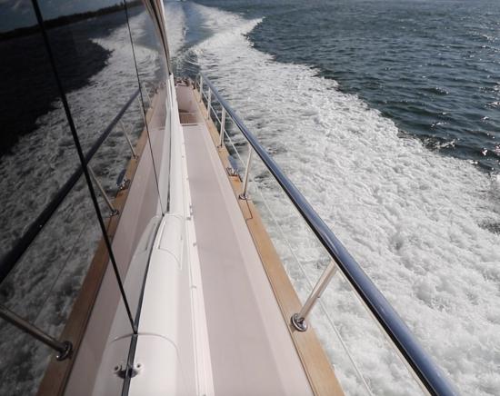 Riviera Belize 66 Sedan rail