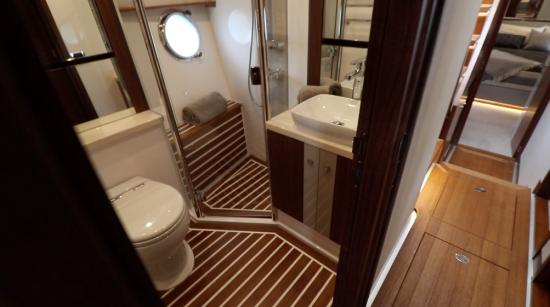 Riviera Belize 66 Sedan vip head