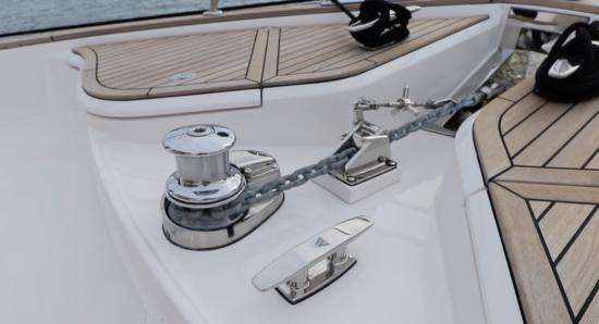 Riviera Belize 66 Sedan windlass