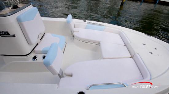 Robalo 206 Cayman S seating