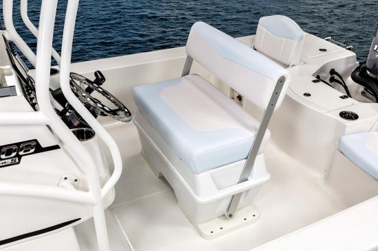 Robalo 206 Cayman S helm seat