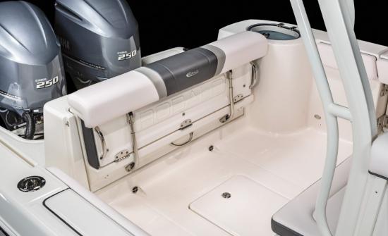 Robalo R272 bench up