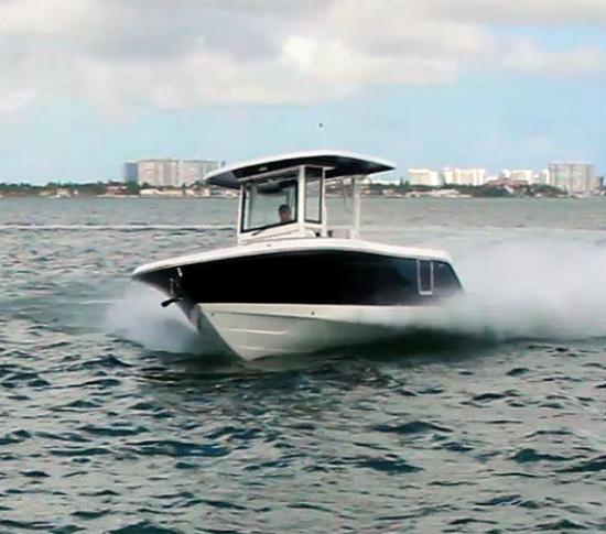 Robalo R272 running