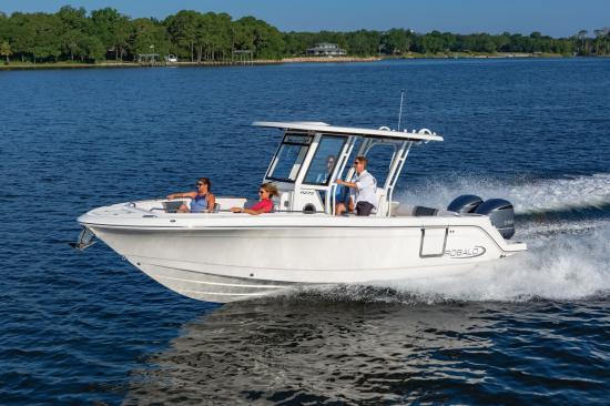 Robalo R272 running