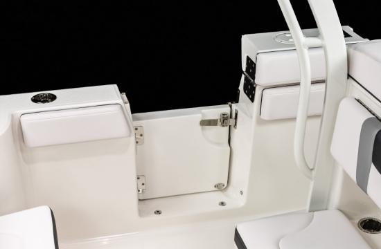 Robalo R272 side door