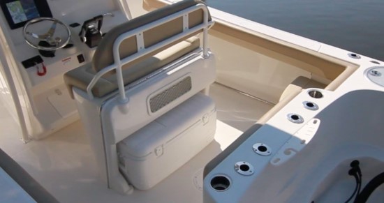 Sailfish 242CC leaning post