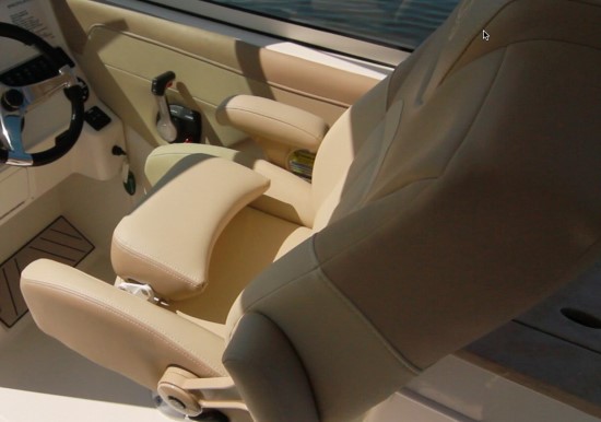 Sailfish 245DC arm rest