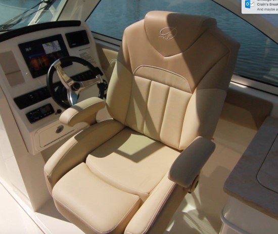 Sailfish 245DC operators seat