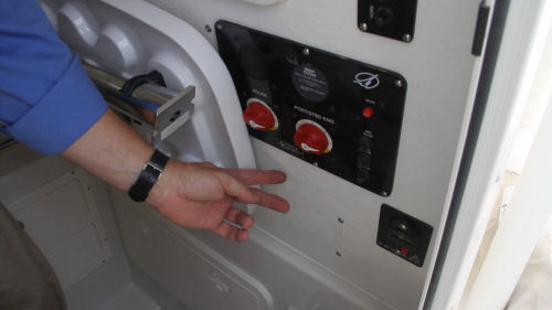 Sailfish 290CC battery switches