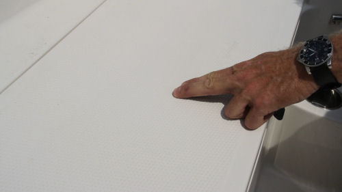 Sailfish 290CC nonskid deck