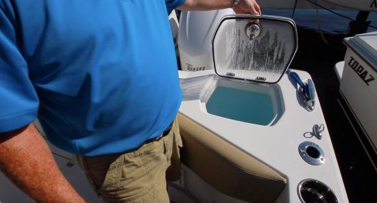 Sailfish 360 CC baitwell