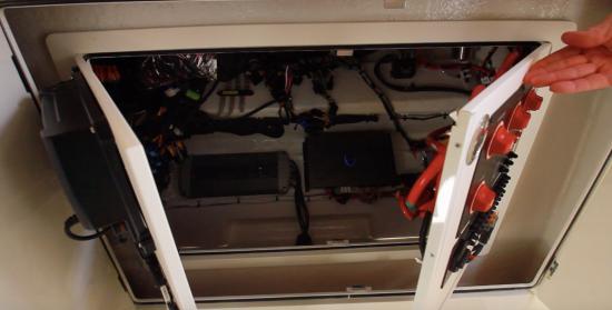 Sailfish 360 CC battery switch